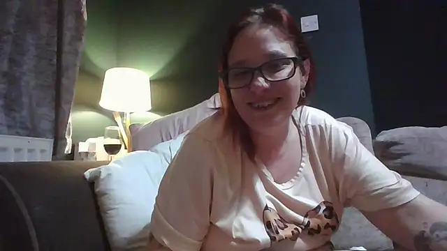 curvy_clare - Curvy_Clare's free webcam