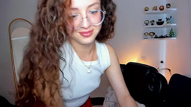 cassandra_caiin - Cassandra_Caiin's free webcam