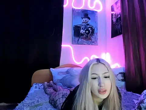 darkang3ix (Ask my age) - full naked! help me reach it together