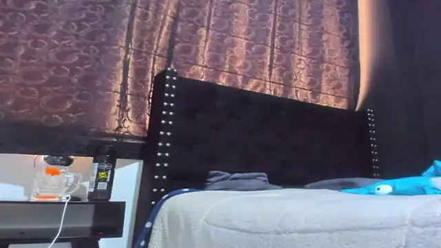 amareto_queen - Amareto_queen's free webcam - UK Sex Cams