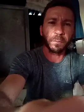 robertoluiz84 (Ask my age) - Bater, goza com muito tesão