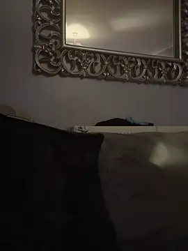 milssweetx (F teen) - Rub oil on boobs😻