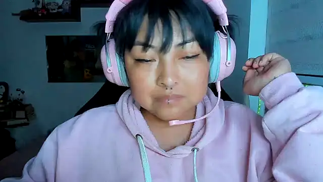 shaddycute_ - Shaddycute_'s free webcam - UK Sex Cams