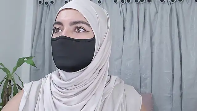 jade_nassar (F young) - Full naked 5 min+ 10 spank hard in ass