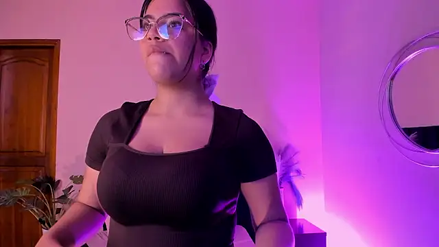 live porn cam VaiaLowell