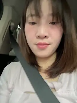 美女littleqiu在线直播