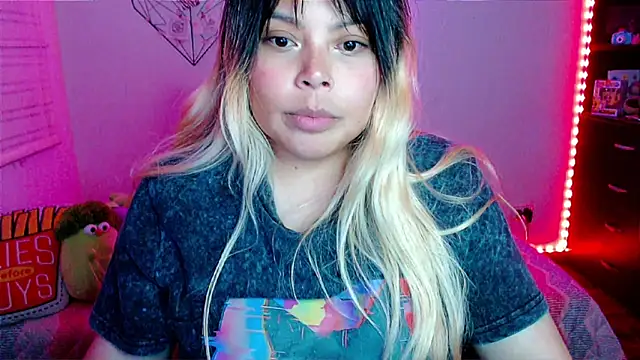 elliemoonx - EllieMoonX's free webcam