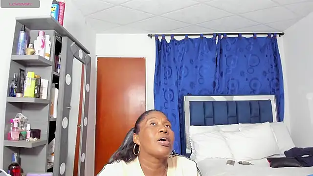 lupeadams - LupeAdams's free webcam - UK Sex Cams