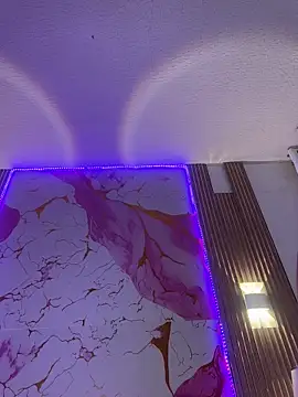 woo_isdaphne (F young) - spanks x 5