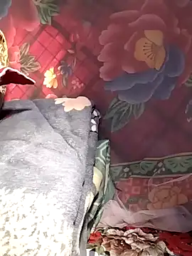 reina_fcup01 (F young) - Help me gather enough money to buy Lush.