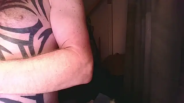 yournaughty - Yournaughty's free webcam - UK Sex Cams