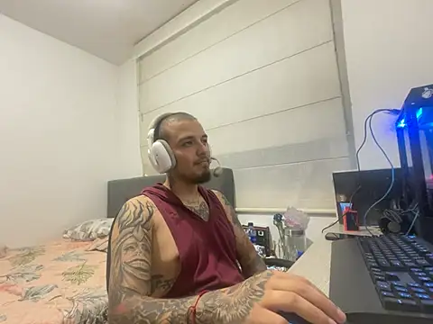 maximo_garcia17 - Maximo_Garcia17's free webcam - UK Sex Cams