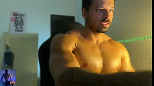 Lucasfit24 live sex cam