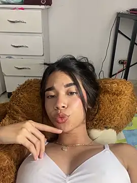 Webcam Model (Milleradhara24) is live