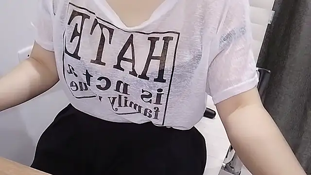 Nira-charmine live sex cam