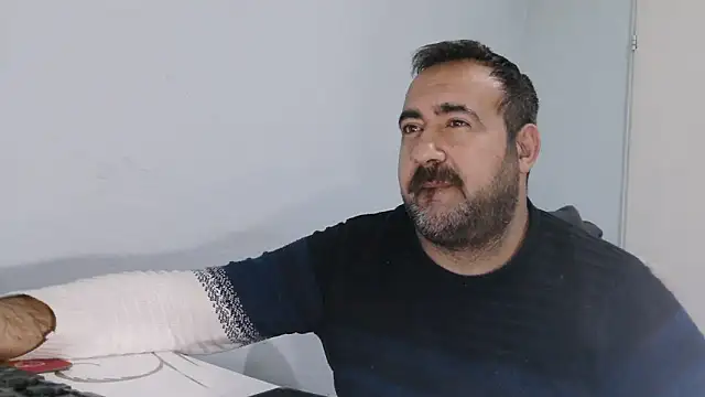 mio_jaks (Ask my age) - Does anyone want sperm? :wanker: