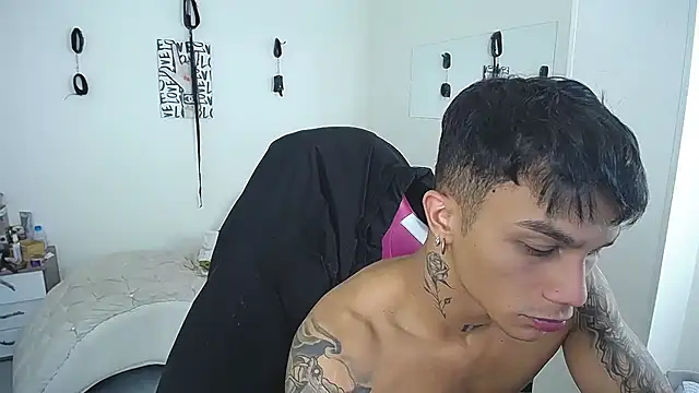 Leonard_Price live sex cam