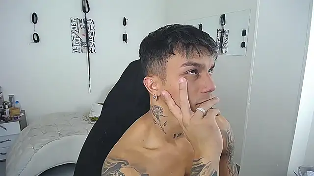 Leonard_Price webcam