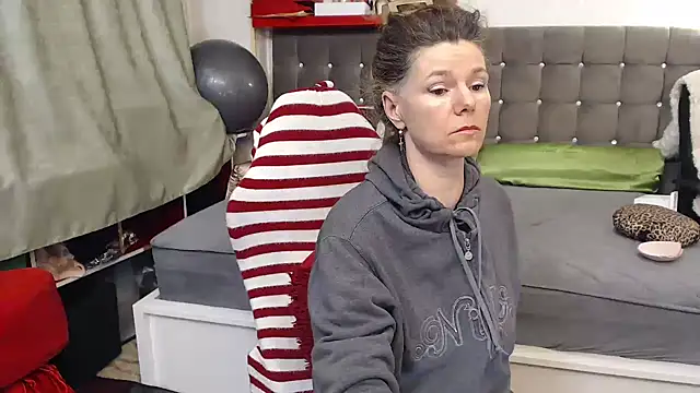 kellyterapy (F milf) - april goal start 3 march