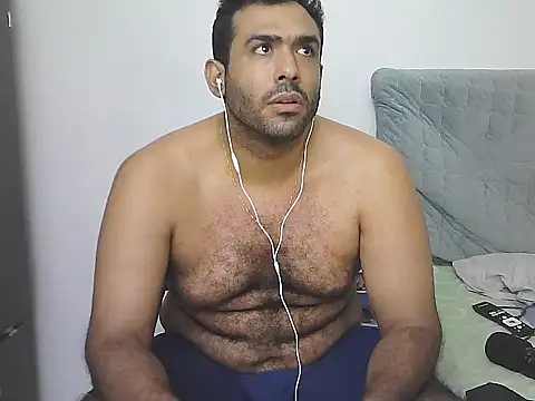 AlphaLatinoBear webcam