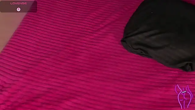 MiaKay1 live sex cam