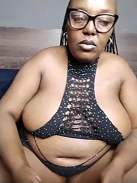 Webcam Model (CHERRYYUMMY)  is live.Free join now!