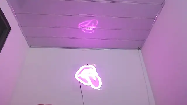 valerii_fox_69 webcam