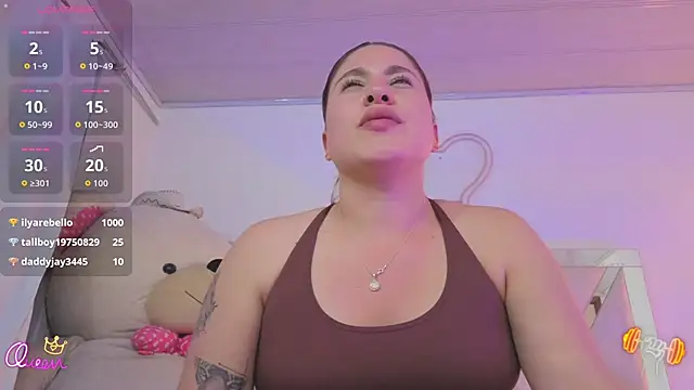 saaya_tay (F young) - :heart:  squats x 5  :heart: