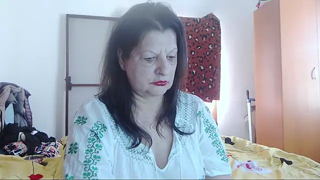 ExtasyMature live sex cam