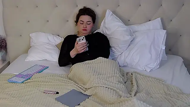 julietawilde - JulietaWilde's free webcam