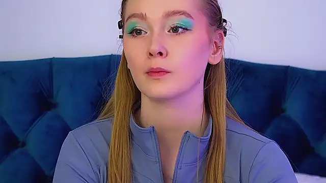 agatafoxley (F teen) - tease with your blouse