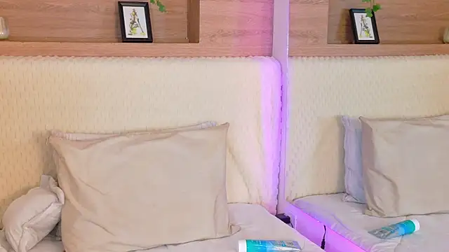 violetbloomm - VioletBloomm's free webcam