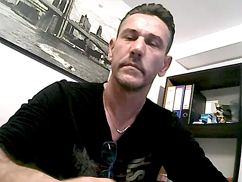 mastercharisma35 (Ask my age) - like tip + 150 tokens 4 minute private