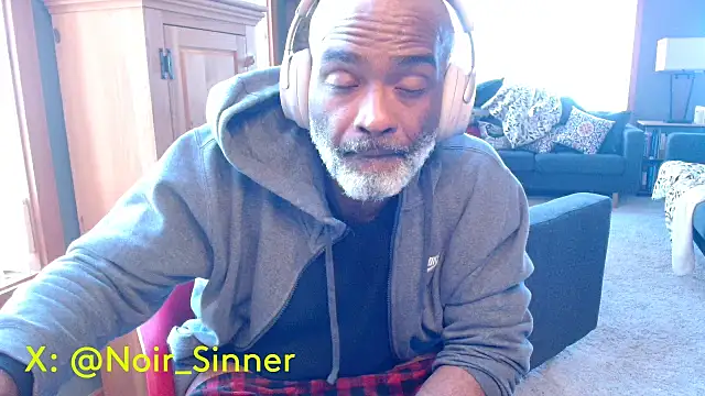 sinnernoir - Sinnernoir's free webcam - UK Sex Cams