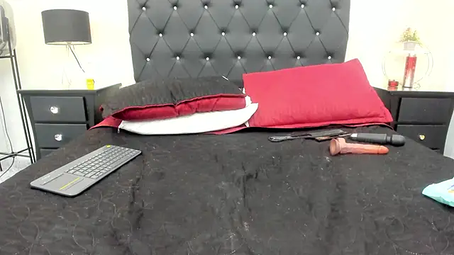 alana_johnson_0 (F mature) - SPANKS+OIL