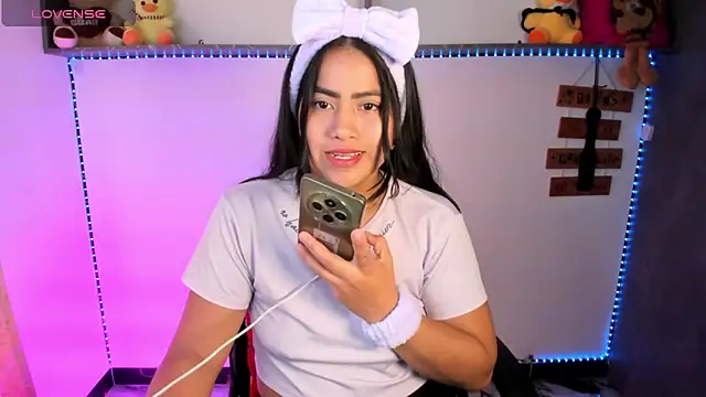 vickylatina_ - Vickylatina_'s free webcam