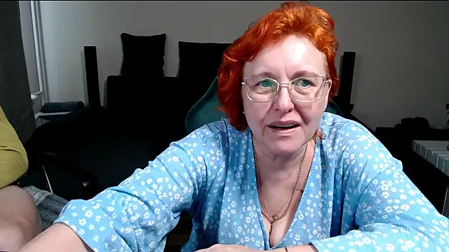 joannaandneighbour - JoannaAndNeighbour's free webcam - UK Sex Cams