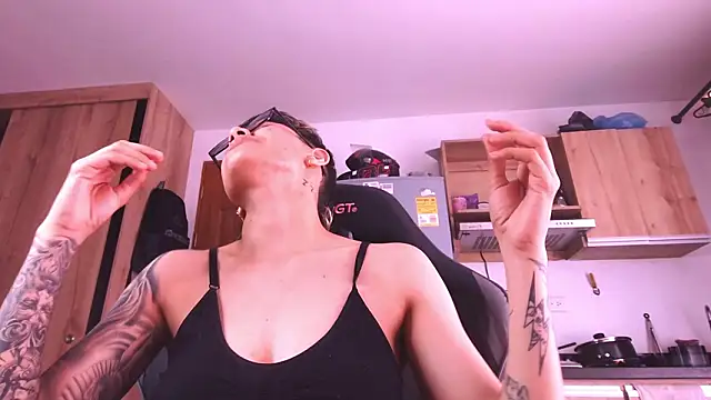 cutie_shy_ - Cutie_Shy_'s free webcam - UK Sex Cams