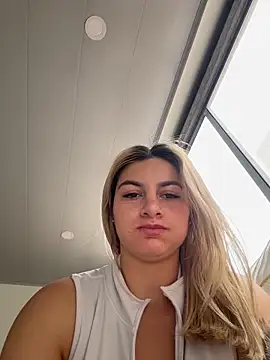 Webcam Model (AtheneaRossi)  is live.Free join now!