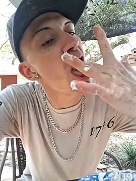 twist_n_tease - Twist_N_Tease's free webcam - UK Sex Cams