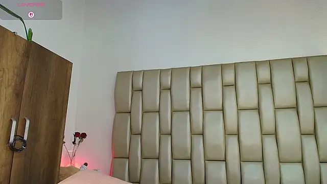 zoebarlove - ZoeBarlove's free webcam - UK Sex Cams