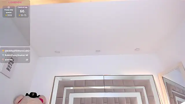 nicolle_foxy (F young) - riding torso in bed