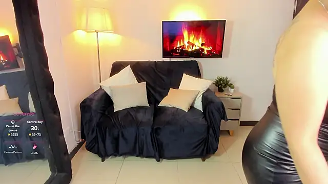 samantha_hot20 - Samantha_hot20's free webcam - UK Sex Cams