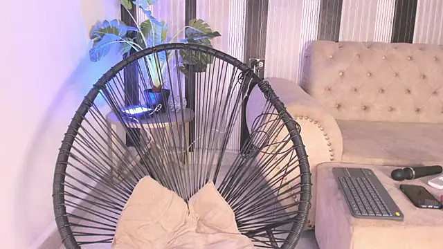 maddy_padron (F teen) - Spank ass x3