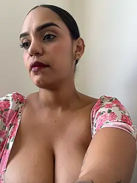 Sara-77 webcam