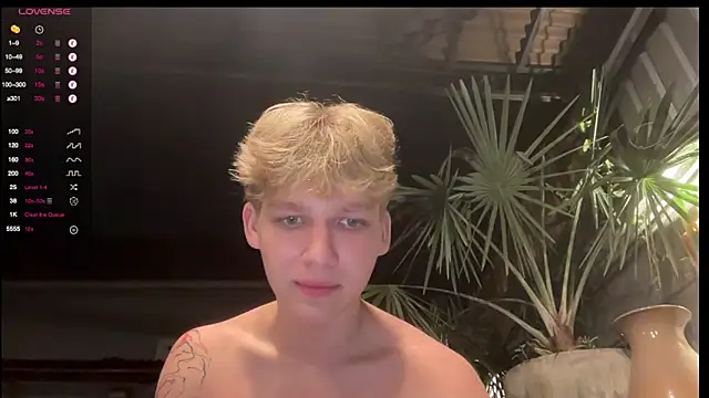 walter_cute (M twink) - bzzzzz my toy