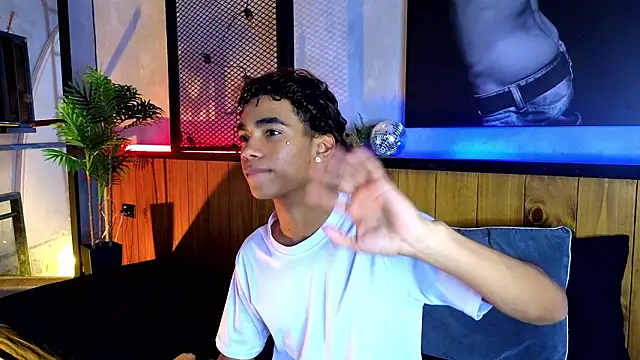 AlanCutee live sex cam