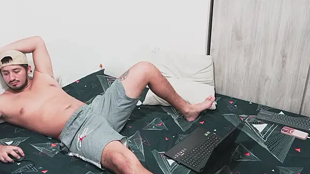 bonyclyde2203 live sex cam