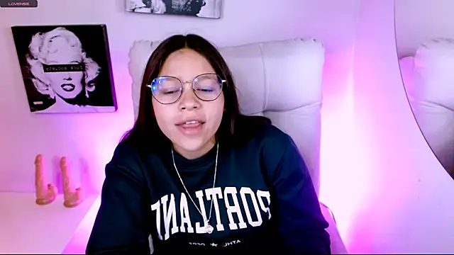 samantharoldaan (F young) - show boobs