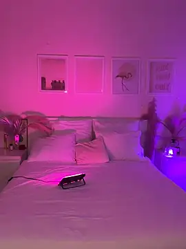 ooops_boobss (F young) - please 2 black cocks with my tongue